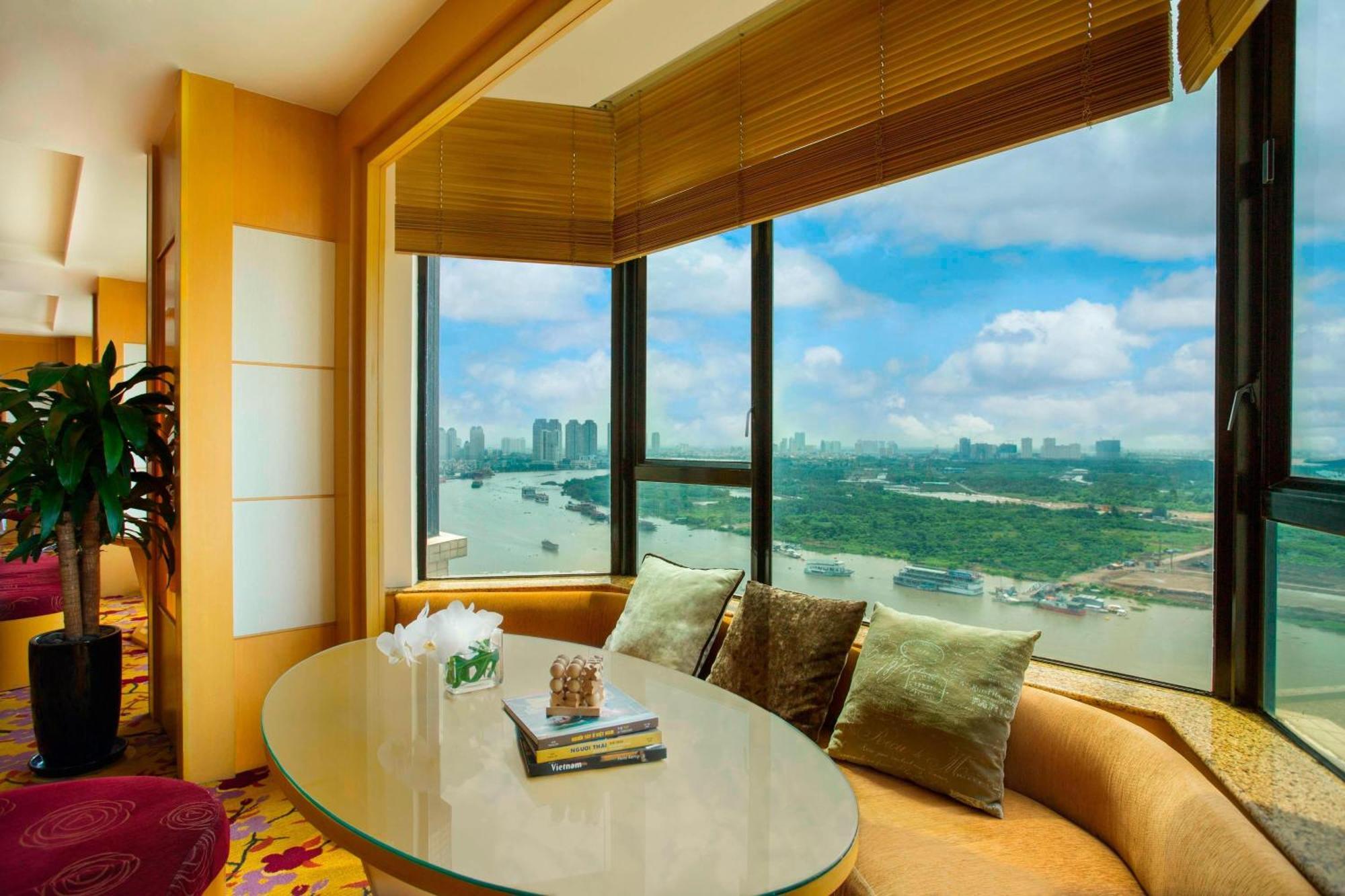 Suite Hạng Tổng Thống Có Giường Cỡ King Nhìn Ra Sông - Tầng Club